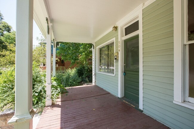 Building Photo - 504 W Mountain Ave