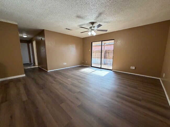 Building Photo - "Charming 3-Bedroom 2 Full Baths in Lubbock!"