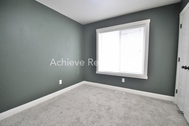 Building Photo - 2066 S 1400 W