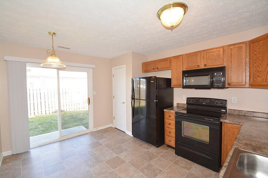 Building Photo - 4036 Magnolia Dr