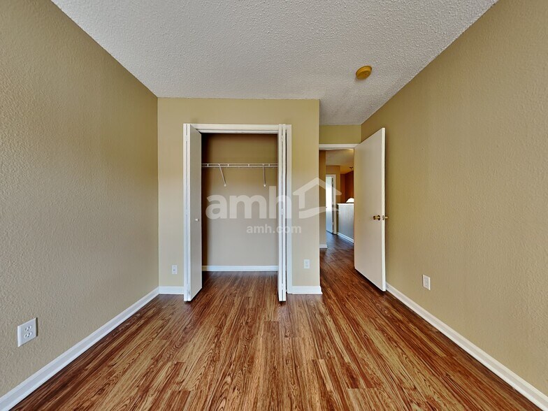 Building Photo - 6031 Draycott Dr