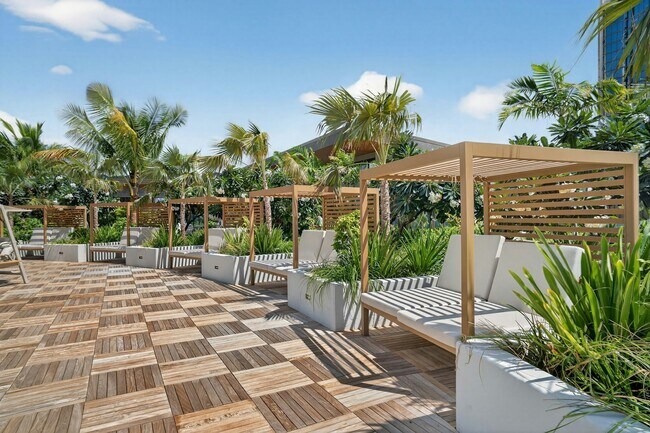 Building Photo - 1515 Liona St