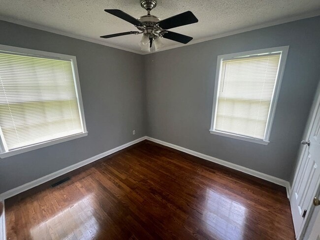 Building Photo - 3839 Maid Marian Ln