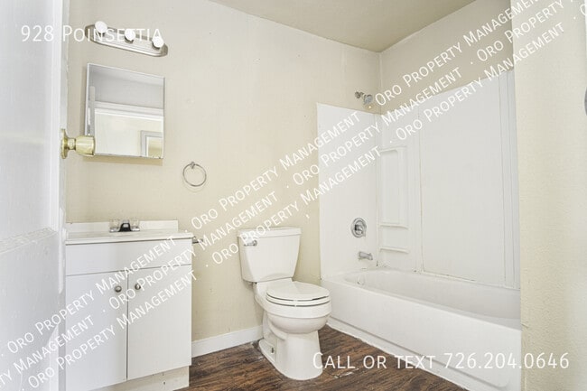 Building Photo - 928 Poinsettia-