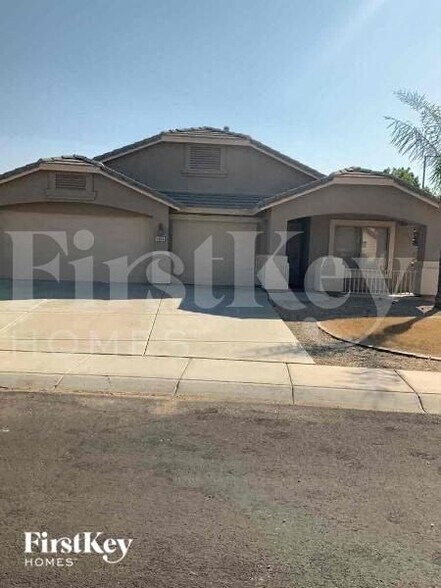 Primary Photo - 5354 N Rattler Ct