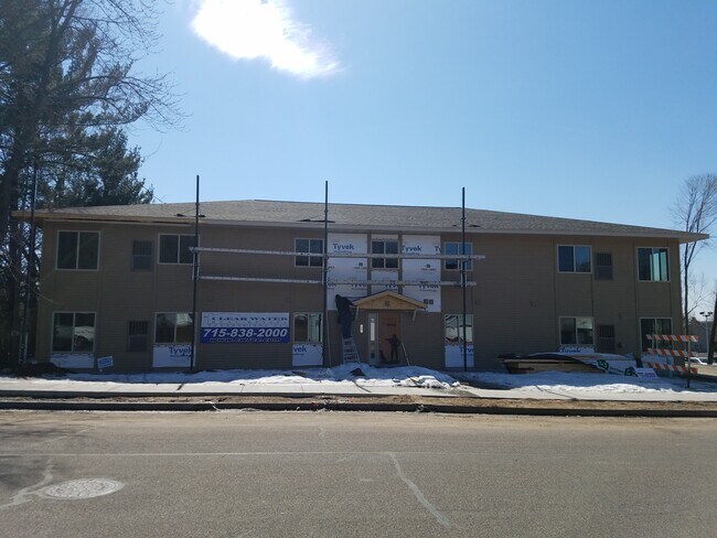 Building Photo - 2421 Sessions St
