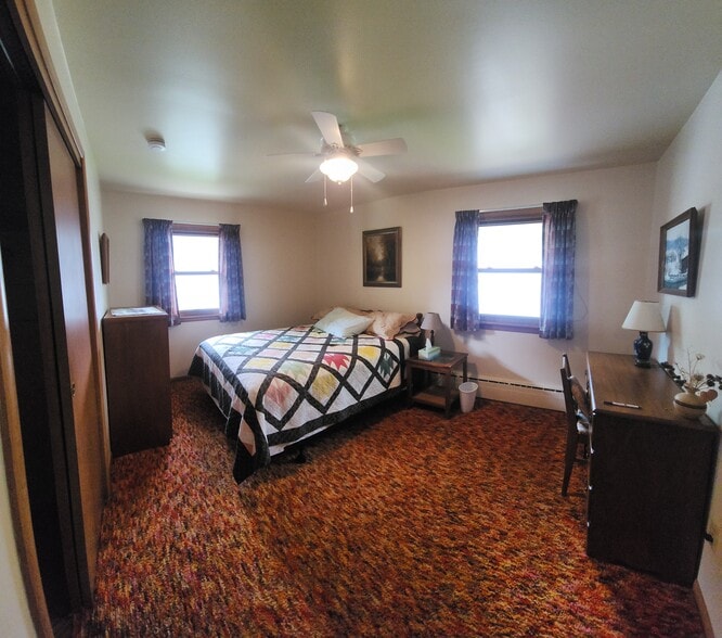 Building Photo - 423 W Park St