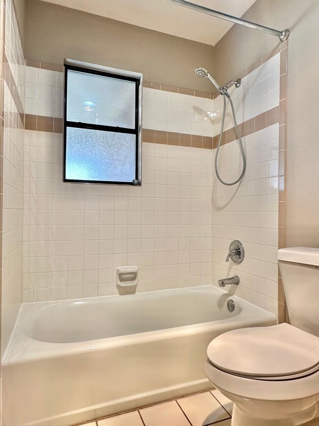 Building Photo - 481 Desert Sun Ct