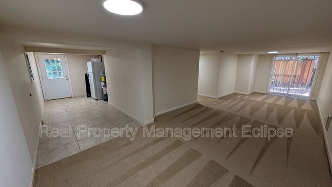 Building Photo - 10253 NE 64th St