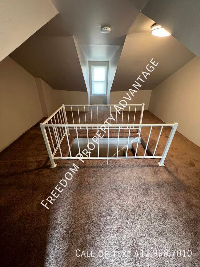 Building Photo - 1014 Bingham St