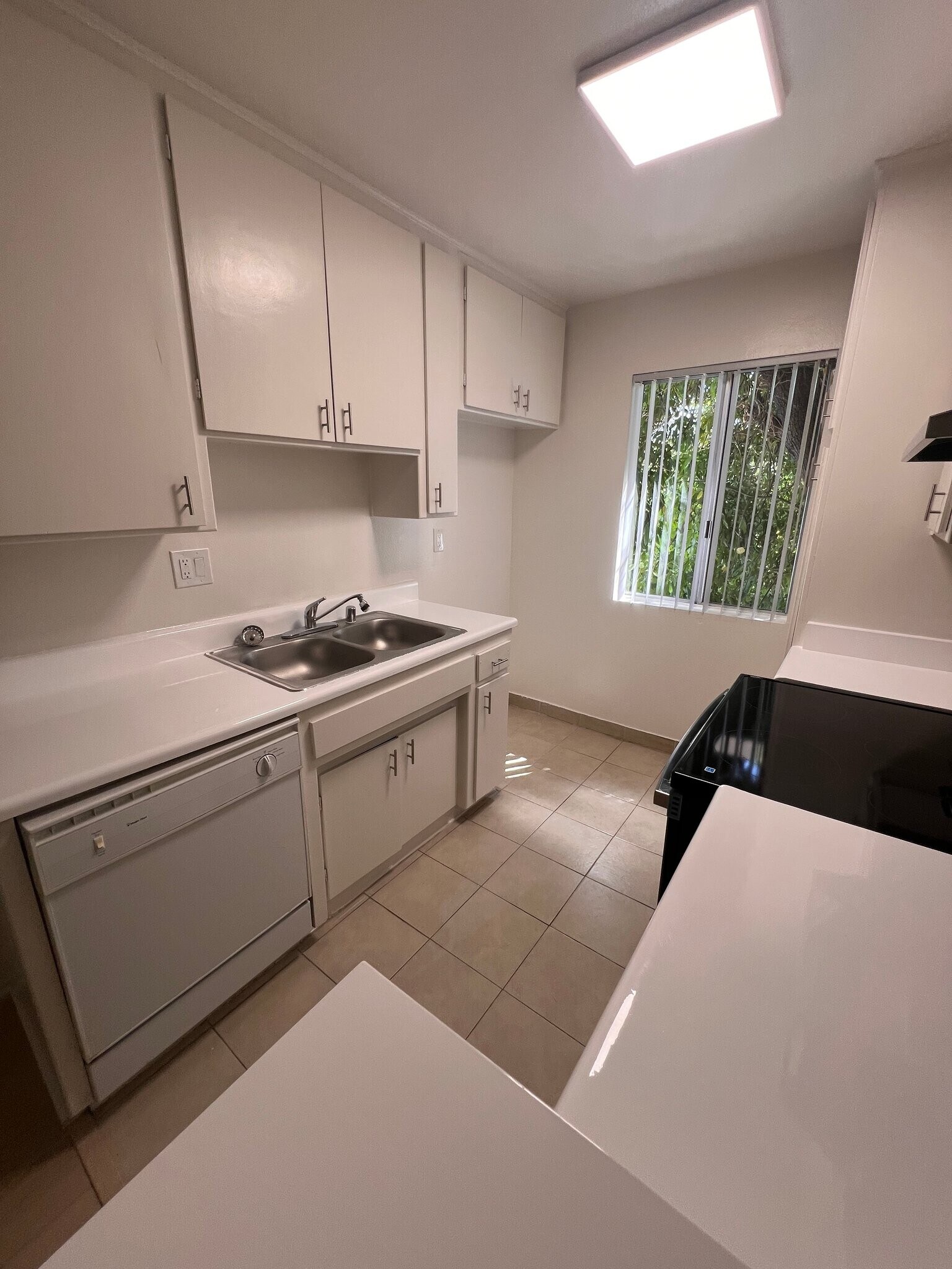 Building Photo - 4424 Woodman Ave