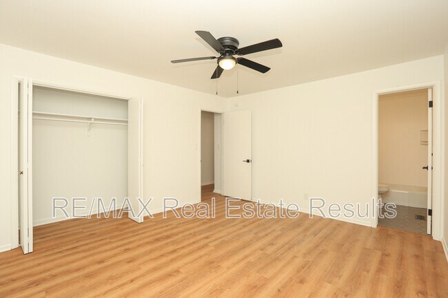 Building Photo - 2842 N Loxley Ave