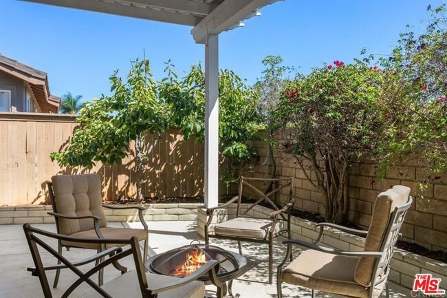 Building Photo - 3280 Canyon View Dr