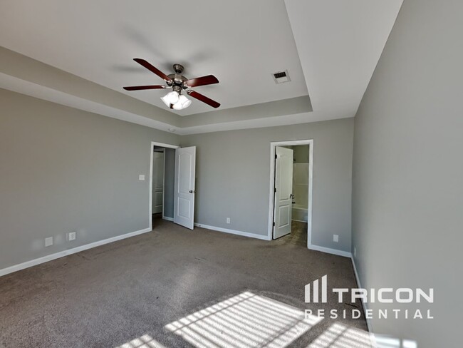 Building Photo - 1321 Loren Circle