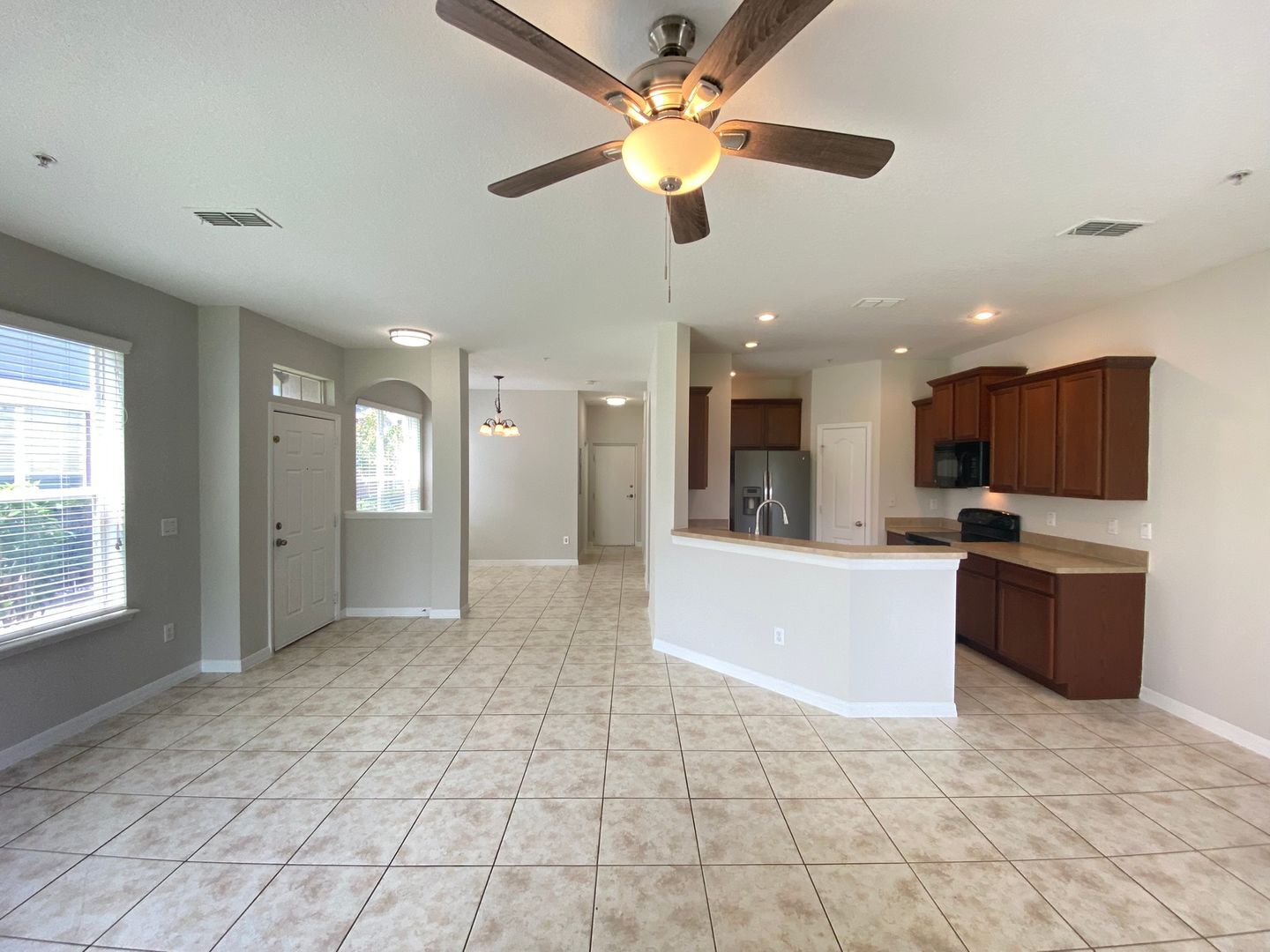 Building Photo - Just reduced!!! Gated Community!  Carter G...