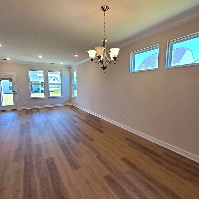 Building Photo - 617 Cascade Lp