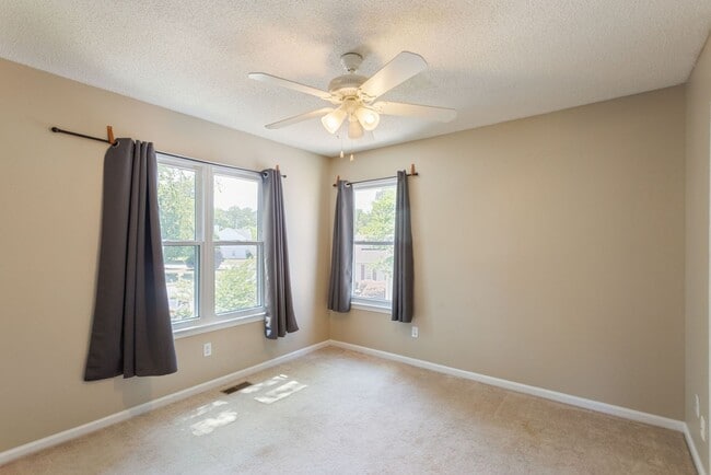 Building Photo - 5 E Pinto Ct