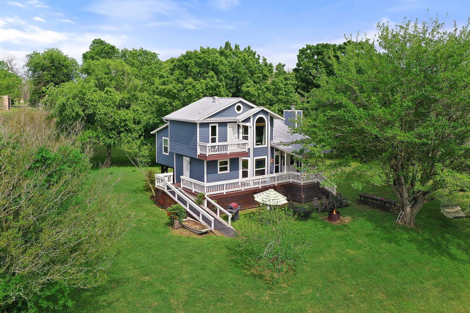 Building Photo - 123 Nicole Ln