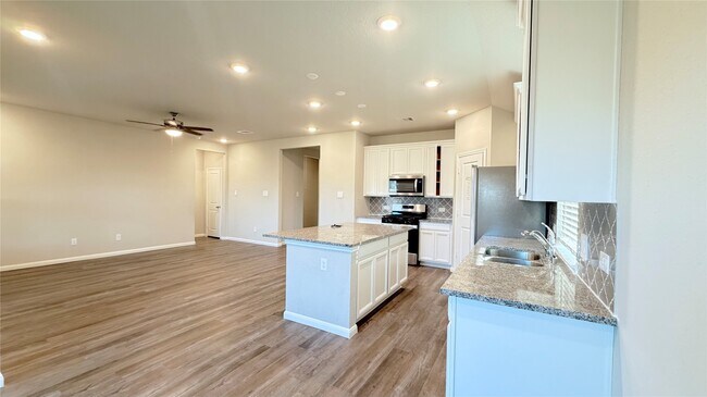 Building Photo - 27006 Sunset Palace Dr