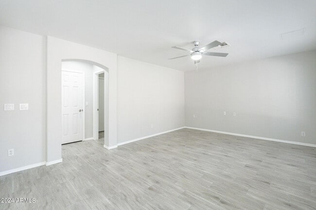 Building Photo - 6326 W El Cortez Pl