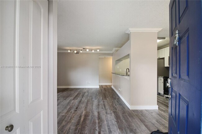 Building Photo - 10521 SW 157th Pl