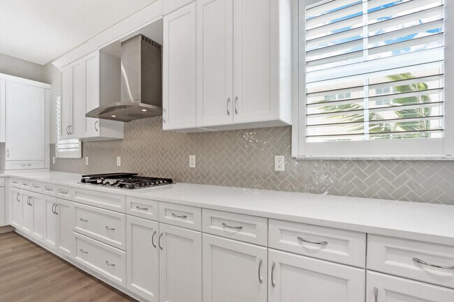 Building Photo - 12556 Gross Pointe Dr