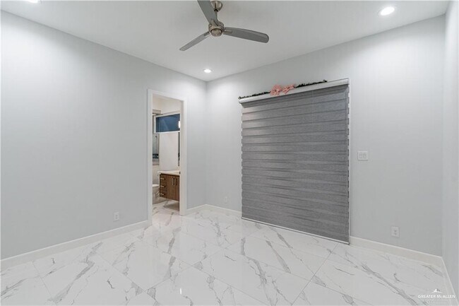 Building Photo - 29 Doctor's Dr