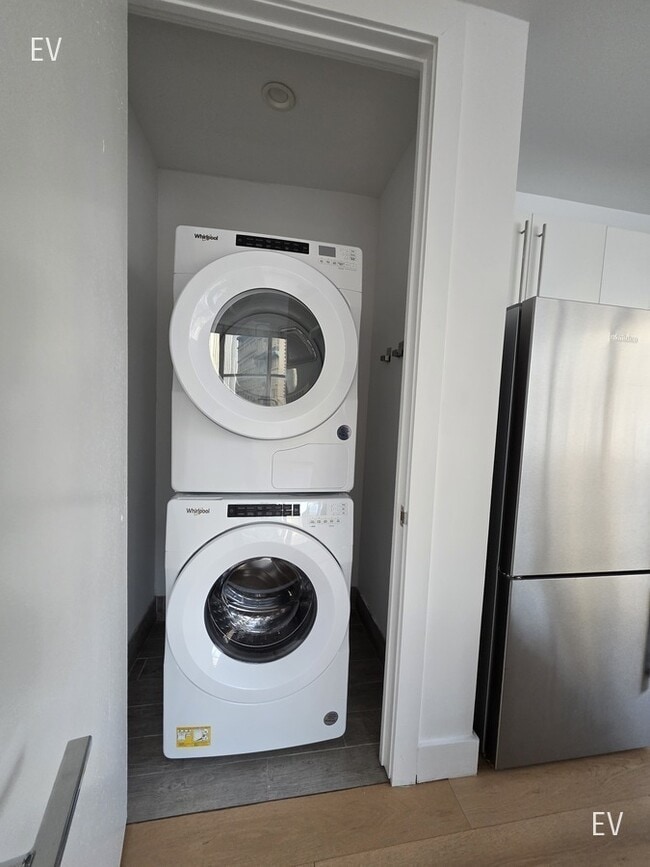 Building Photo - 50 Murray-ev1402