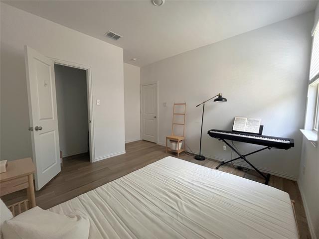 Building Photo - 3500 Kingsview Dr