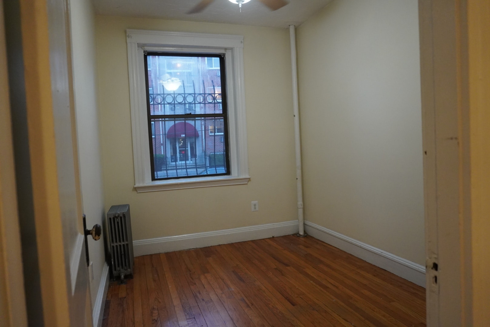 Building Photo - 244 Kelton St