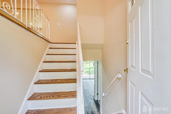 Building Photo - 5 Pelmont Pl