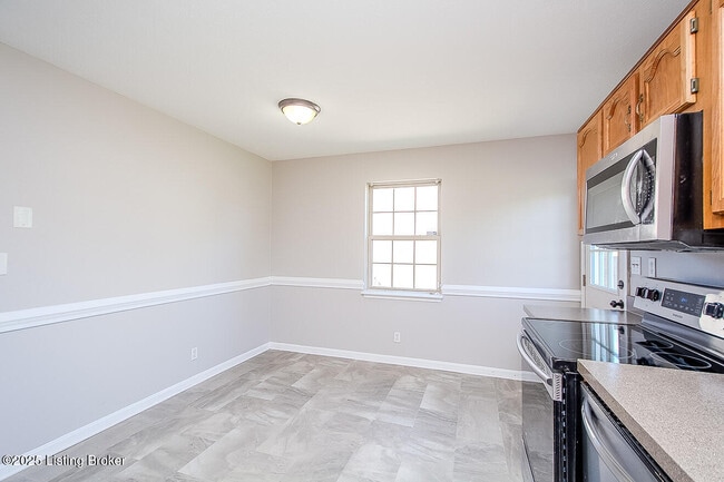 Building Photo - 6305 Leisure Ln