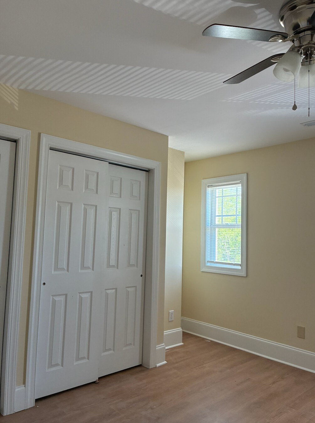 Building Photo - Room in Townhome on Windermere Dr