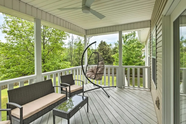 Building Photo - 3 Hoyer Ln