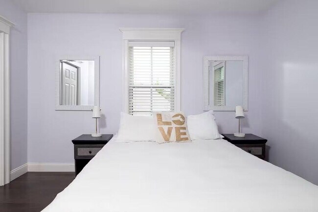 Building Photo - 810 Broadway-SI ID1511377P