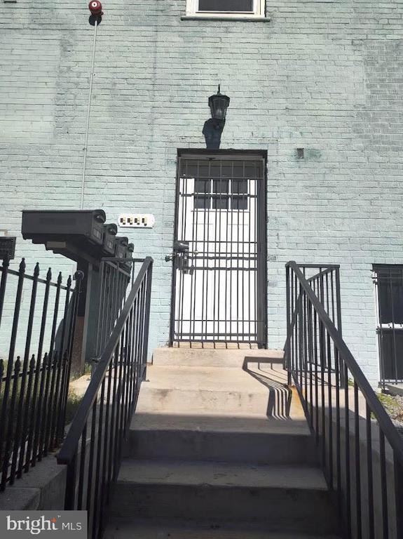 Building Photo - 4230 6th St SE