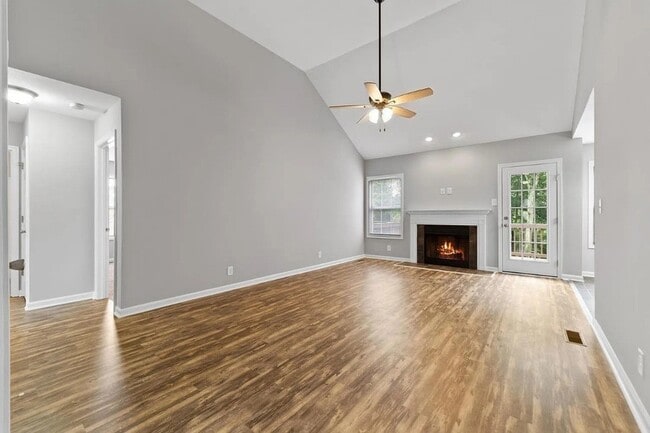 Building Photo - 3136 Brook Hill Dr