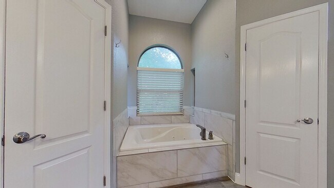 Building Photo - Gorgeous house in Harker Heights by the Stillhouse Hollow Lake