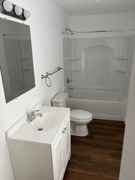 Building Photo - 2406 Highland Ave