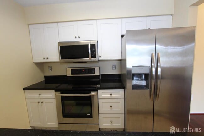 Building Photo - 8201 Tamarron Dr