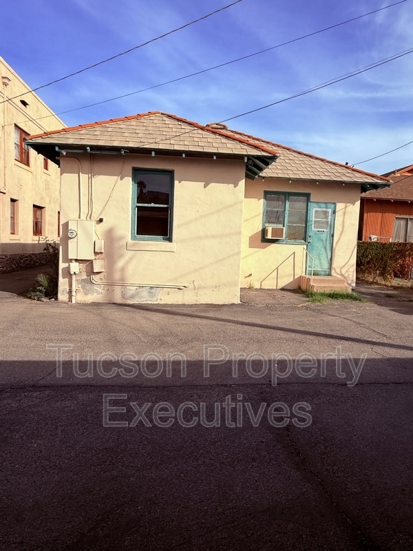 Building Photo - 340 S Scott Ave