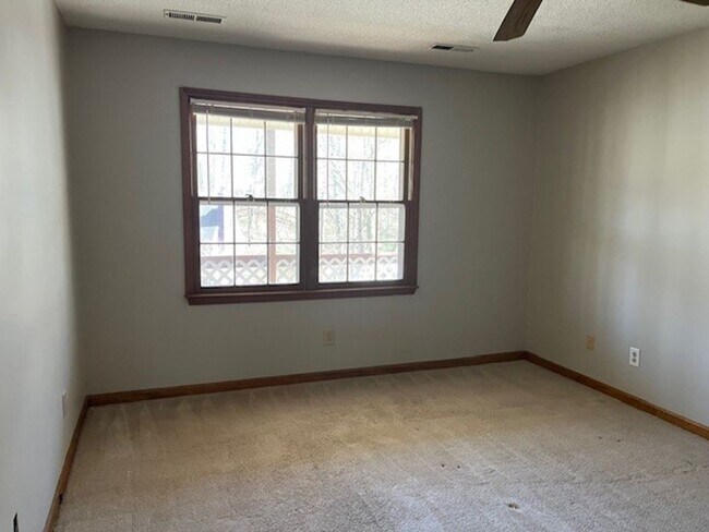 Building Photo - 800 Wilmington Ct