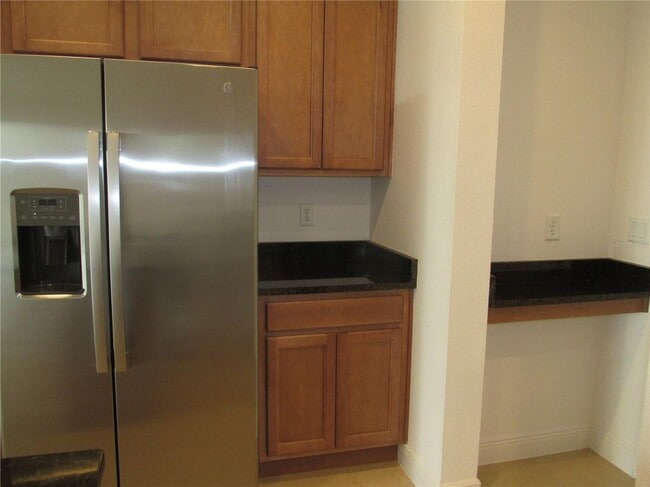 Building Photo - 4900 Golden Zenith Wy
