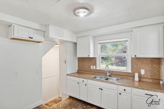 Building Photo - $1,250/month - 3 Bed 1 Bath Single Family Home in Detroit