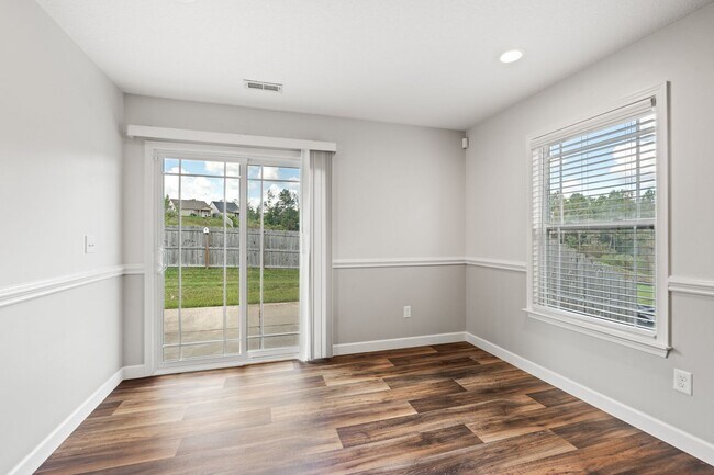 Building Photo - 3 BR, 2 BA 2-Car Garage Modern Ranch Livin...