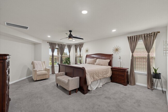 Building Photo - 10433 Russell Pines Dr