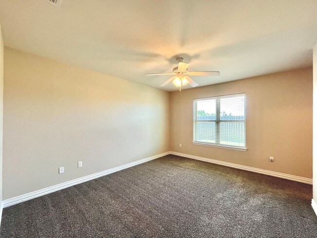 Building Photo - 313 Princess Place