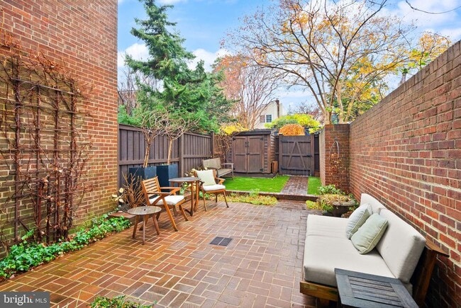 Building Photo - 312 N Pitt St