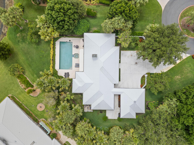 Building Photo - 4381 SW Parkgate Blvd