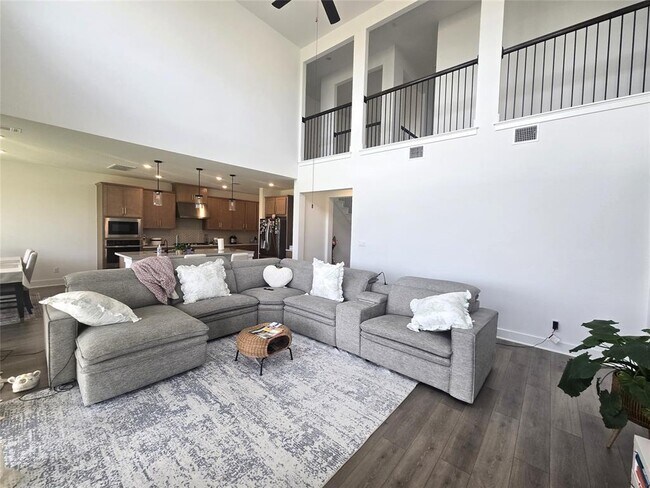 Building Photo - 124 Ribera Dr